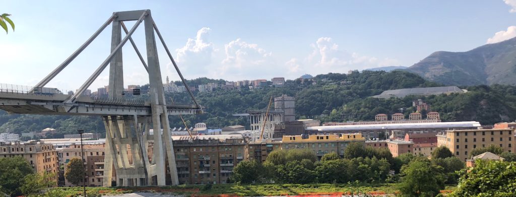 Il Ponte Morandi dopo il crollo visto da Est panoramica 1