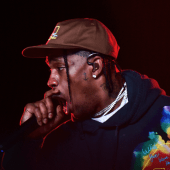 lo sforzo disperato che compie l'uomo nel tentativo di dare alla vita un qualsiasi significato è teatro