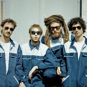de-strangers-chant-away2