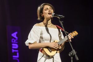 Elena Mil ukulele