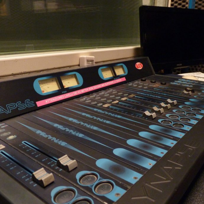 20251124-191558_Radio