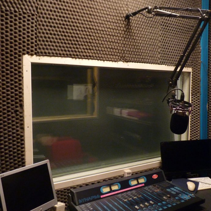 20251124-191737_Radio