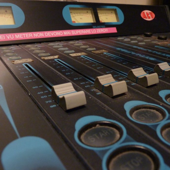 20251124-194938_Radio