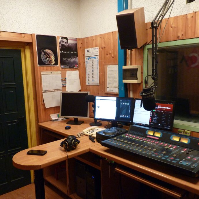 20251124-195152_Radio