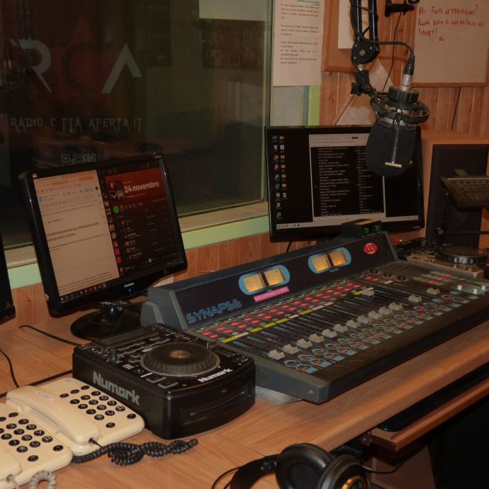 20251124-195408_Radio