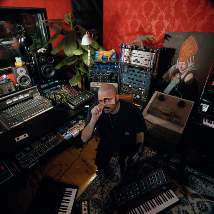 luca-sapio-black-waves