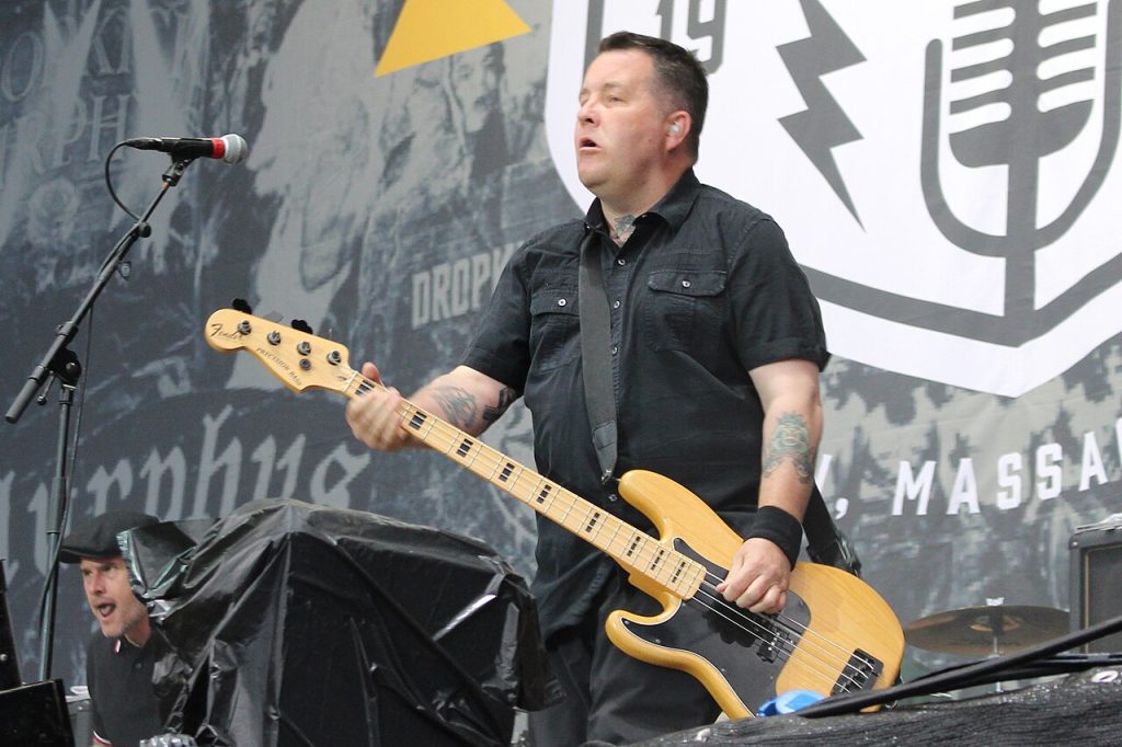 Dropkick_Murphys_-_Ken_Casey_-_Nova_Rock_-_2016-06-11-14-01-36