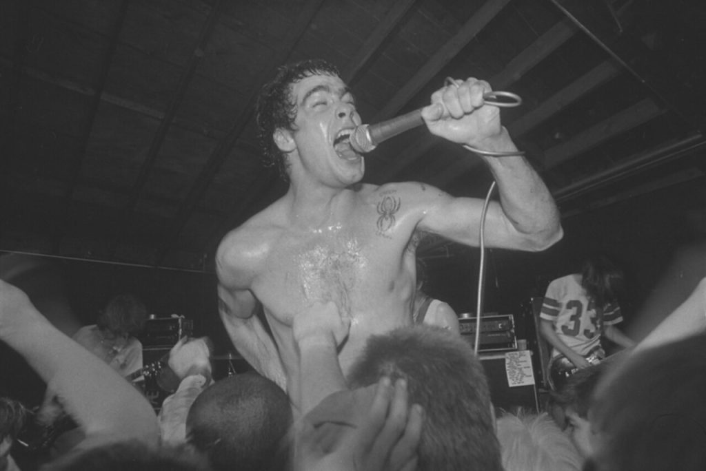 Henry_Rollins_of_Black_Flag,_1983