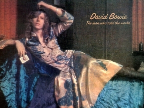 David Bowie: compie 55 anni “The Man Who Sold the World”