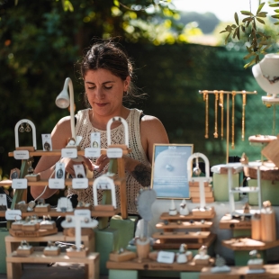 Bonfire Market torna alla Caffarella: artigianato, natura e un viaggio nella cosmesi nell’antica Roma