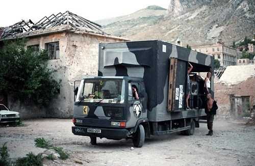 “Partying During Wartime”: quella volta che i Desert Storm portarono la techno a Sarajevo