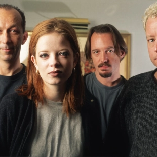 I Garbage suonano Lovesong dei Cure alla Royal Albert Hall di Londra