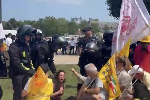 PARIGI, LA VOCE DELLA RESISTENZA IRANIANA SFIDA IL DIVIETO: «L’ACCORDO USA-TEHERAN NON FERMERÀ LA NOSTRA LOTTA»
