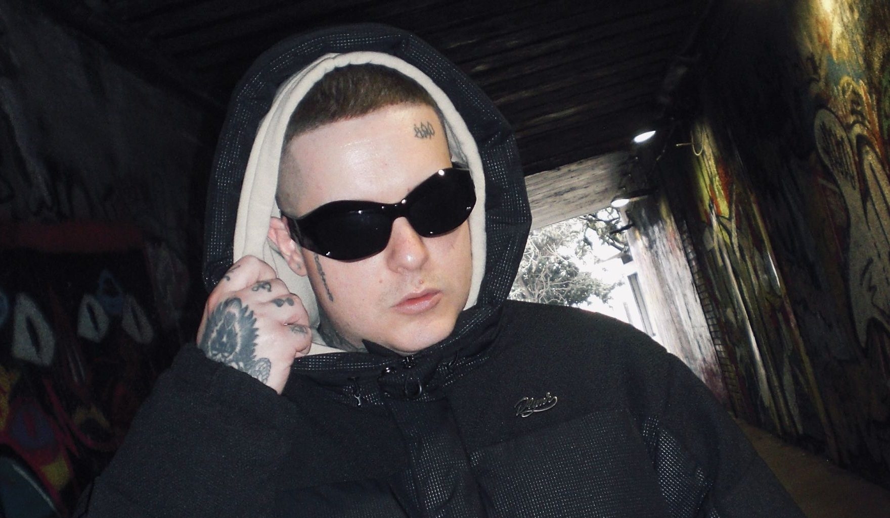 Loge ft. Madbuddy: “Mondo crudele” fa cronaca e denuncia