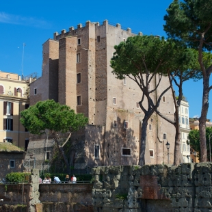 Crollo Torre dei Conti: muore a 66 anni l’operaio Octav Stroici
