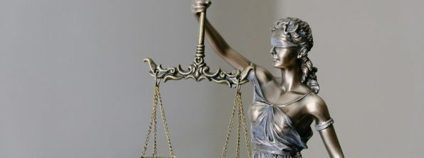 Il dipartimento israeliano della “guerra legale”. Mediapart svela le ingerenze di Tel Aviv nella giustizia internazionale