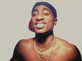 Tupac, arriva in Italia l’unica biografia autorizzata sul rapper statunitense