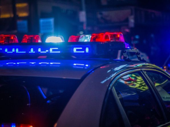 Muore bloccato a terra durante un intervento di polizia a Bologna. Ennesimo caso di malapolizia