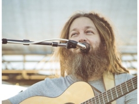 DALLE HAWAII ALLA CATALOGNA: IL PRIMO LIVE DI MIKE LOVE A BARCELLONA È PURA VIBRAZIONE