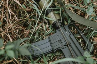 La guerra diventa “green”: 50 miliardi di fondi sostenibili finiti in carri armati e droni