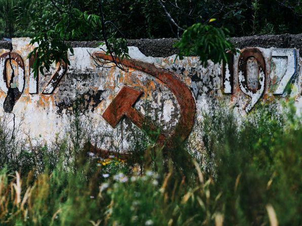 Pina Picierno in Lituania e il nodo della memoria storica. Visita al museo che esalta gli artefici del genocidio nazista