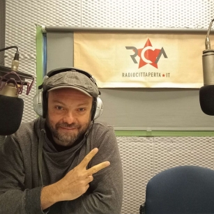 INTERVISTA TOTAL REVERENDS A MERCOLEDI’ MORNING 17-11-2025