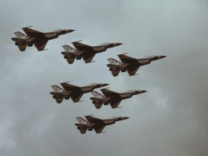 Bilancio del vertice NATO ad Ankara: trucchi contabili, una UE armata, e il baratro della guerra permanente